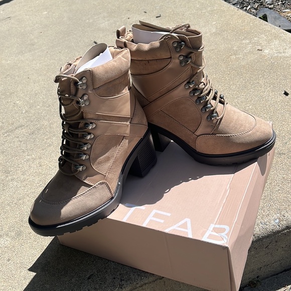 JUST FAB boots - Picture 2 of 9